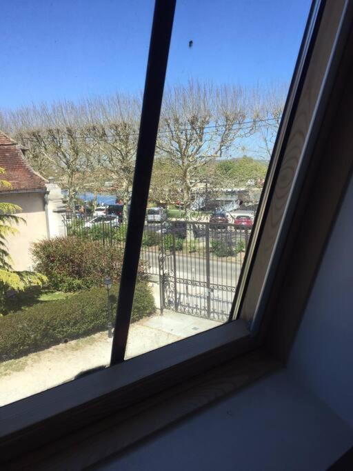 Bel Appart Au Bord De L'Eau Proche Gare Avec Wifi Осер Экстерьер фото